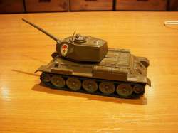 Szovjet 1/43as T-34es modell Régi játék