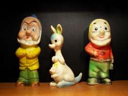 Retro gumi sípolós gumifigurák Régi játék